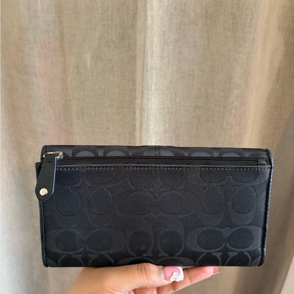Coach Black Signature Pattern Wallet - Picture 6 of 7